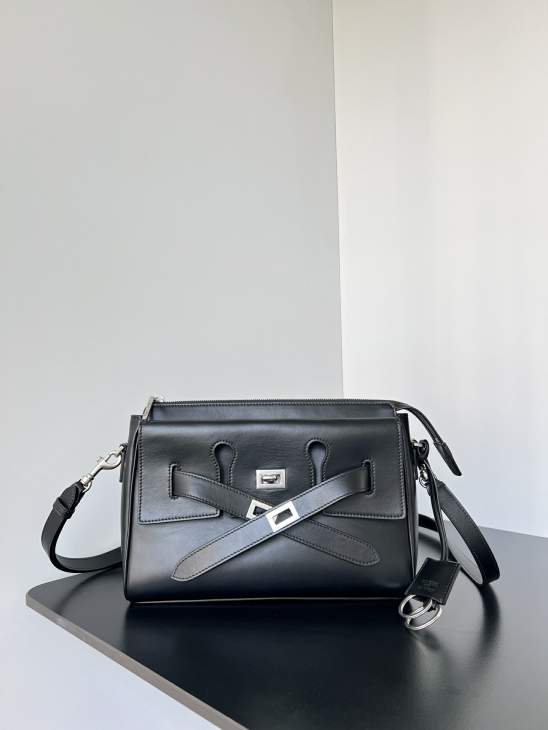 Picture of Balenciaga Handbags _SKUfw241227178fw